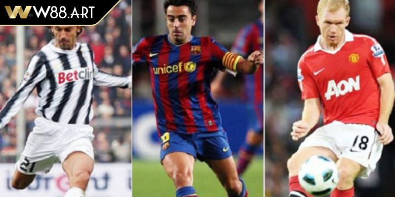 Hiểu rõ tiền vệ trung tâm là gì?